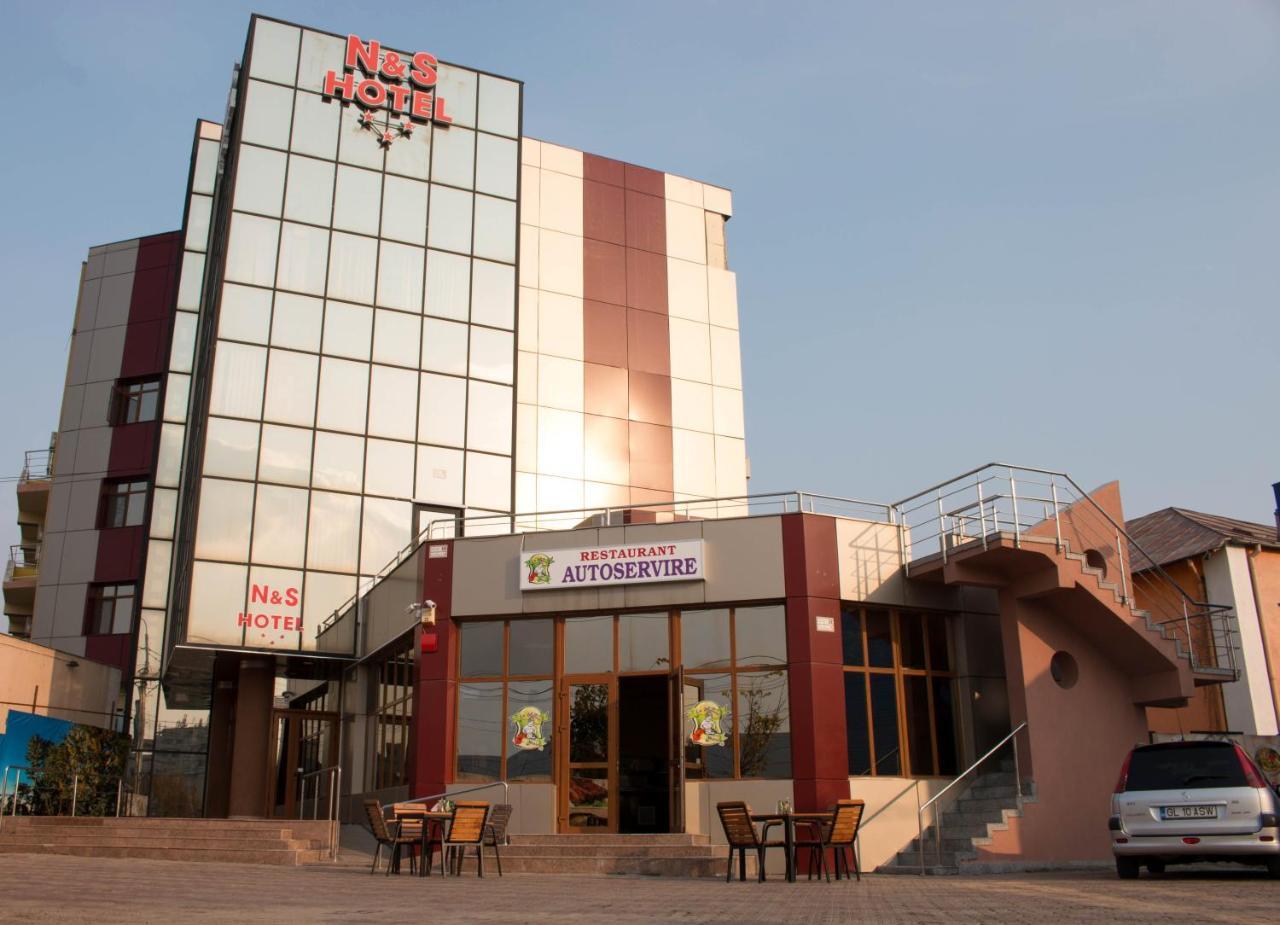 N&S Hotel Barlad Bîrlad Exteriör bild