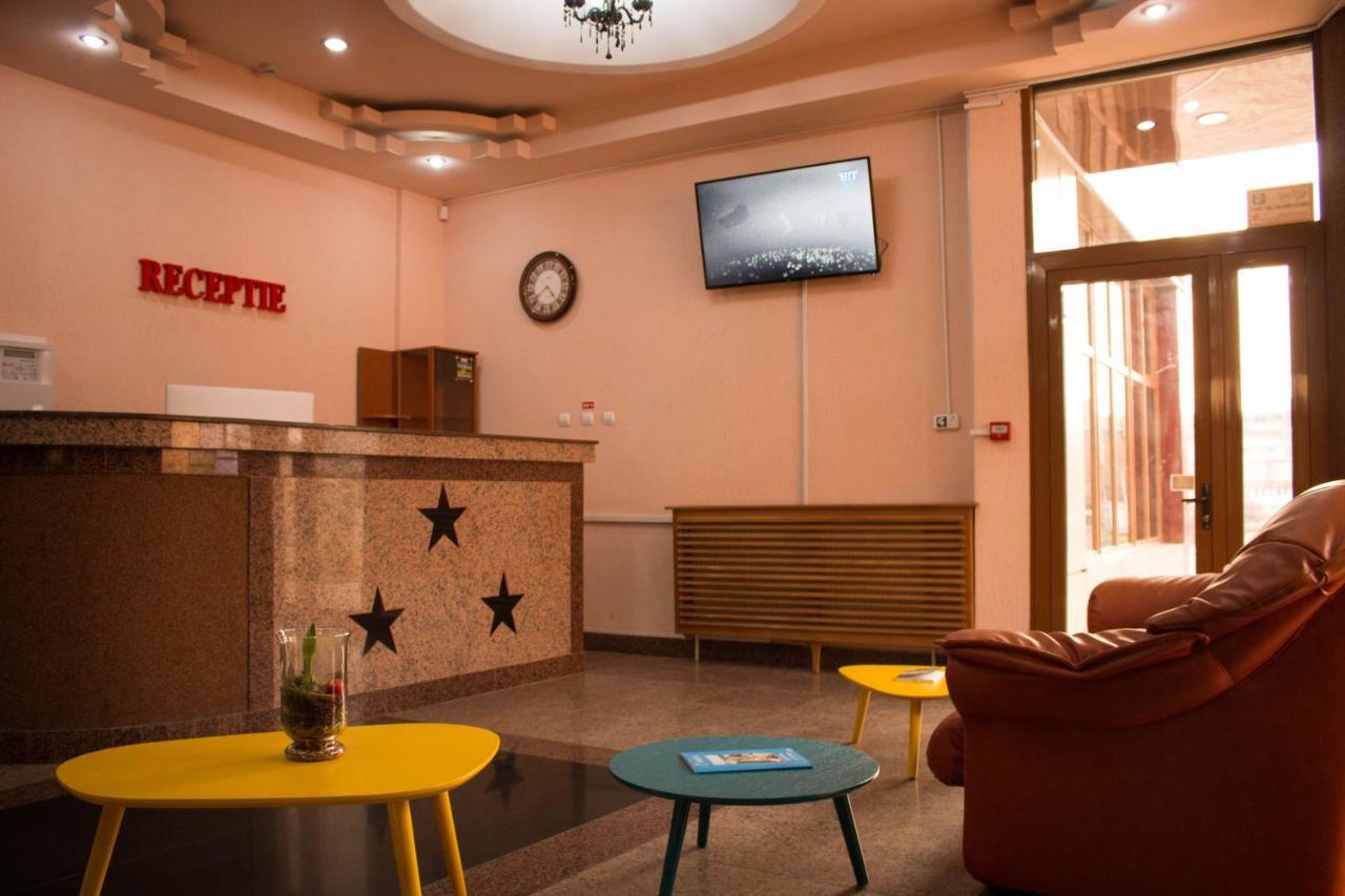 N&S Hotel Barlad Bîrlad Exteriör bild