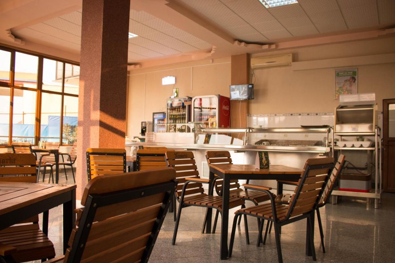 N&S Hotel Barlad Bîrlad Exteriör bild